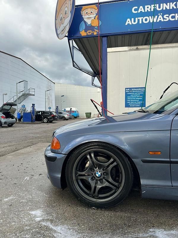 Gebraucht BMW 320 138 PS (101 kW) 1999 Grau Limousine