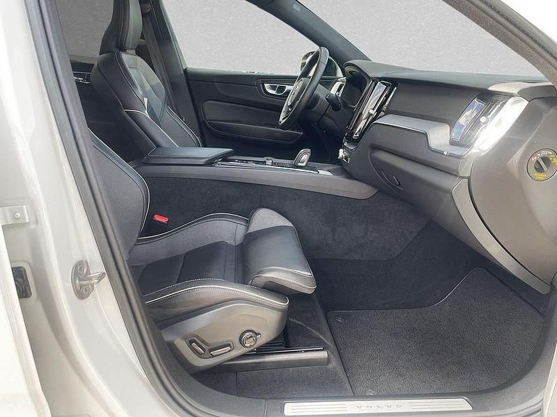Gebraucht Volvo XC60 R-Design 250 PS (183 kW) 2022 Weiß SUV