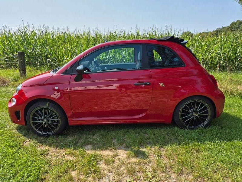 Rot Gebraucht 2024 Abarth 695C Cabrio | 29.695 € (Superpreis) - Bild 1/4