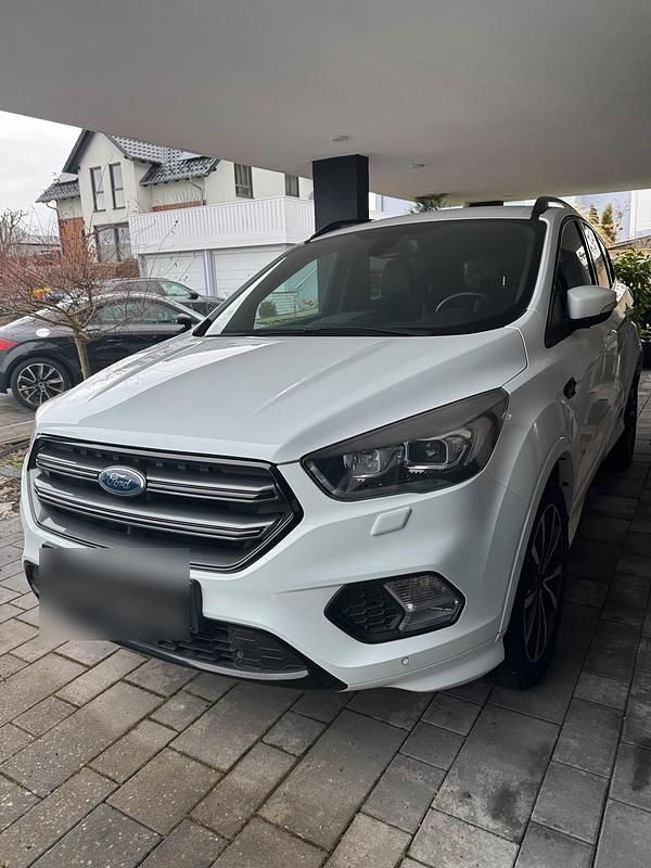 Gebraucht Ford Kuga ST-Line 176 PS (129 kW) 2018 Weiß SUV