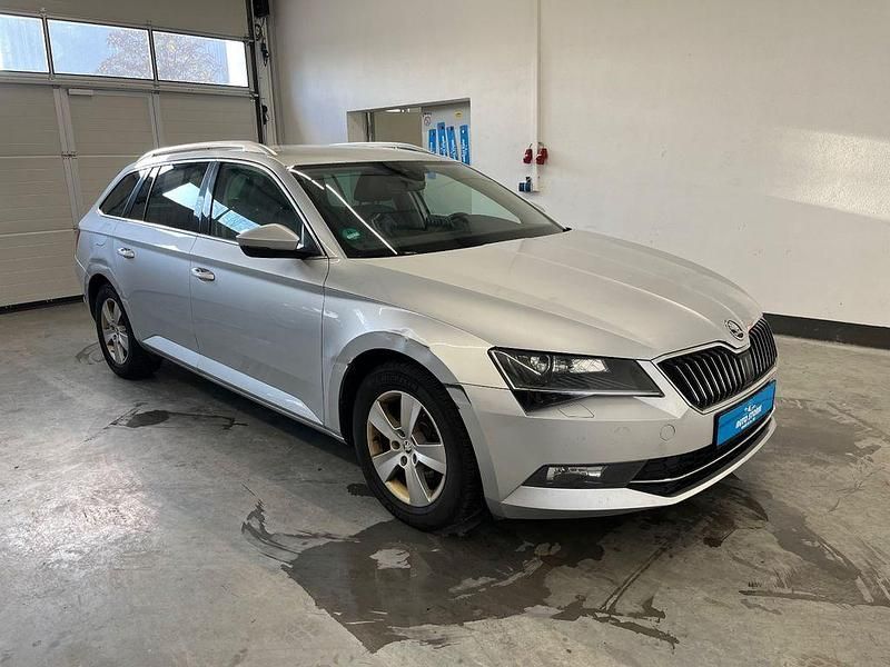 Gebraucht Skoda Superb Style 190 PS (139 kW) 2018 Silber Kombi