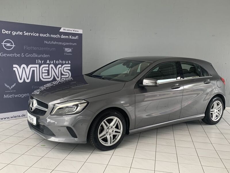 Grau Gebraucht 2016 Mercedes A180 Limousine | 16.790 € (Fairer Preis) - Bild 1/4