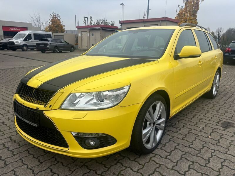 Gelb Gebraucht 2010 Skoda Octavia RS Kombi | 4.990 € - Bild 1/4