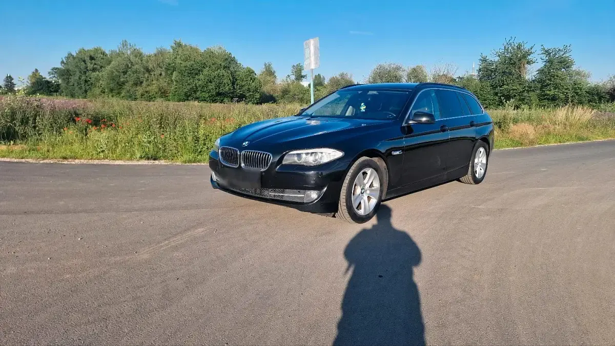 Gebraucht BMW 520 184 PS (135 kW) 2010 Schwarz Kombi