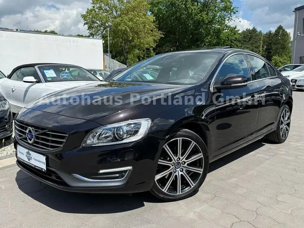 Gebraucht Volvo S60 Summum 181 PS (133 kW) 2015 Schwarz Limousine