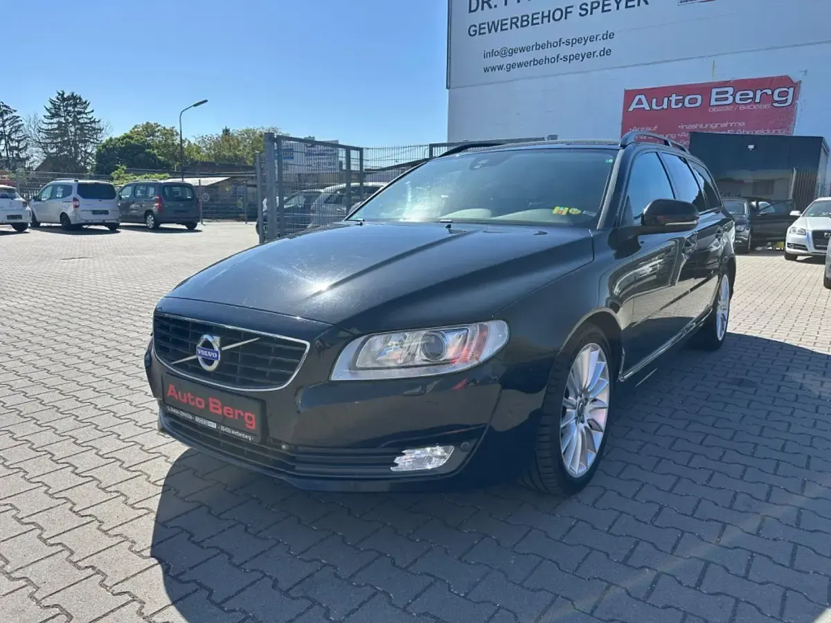 Second-hand Volvo V70 181 CP (133 kW) 2014 Negru Break