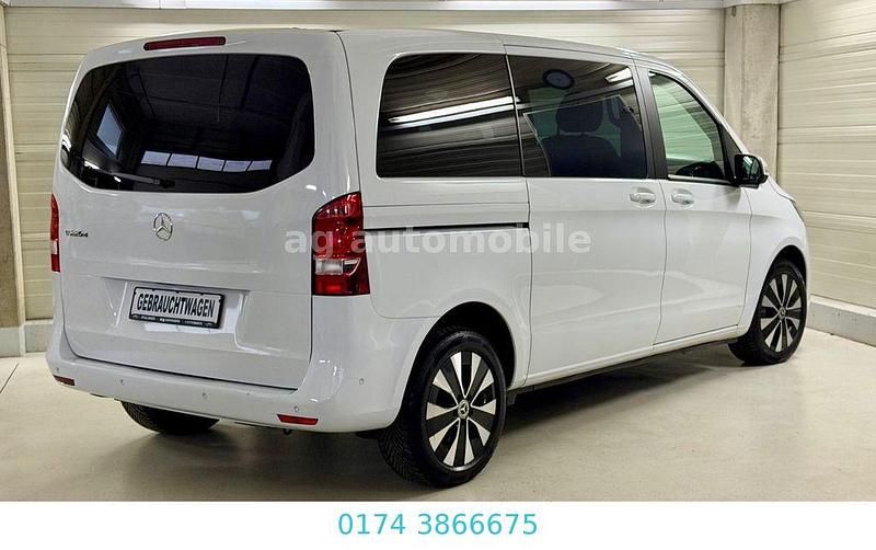 Gebraucht Mercedes V220 163 PS (119 kW) 2020 Weiß Van / Kleinbus