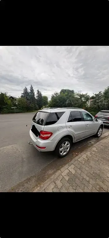 Gebraucht Mercedes ML320 224 PS (164 kW) 2009 Silber SUV