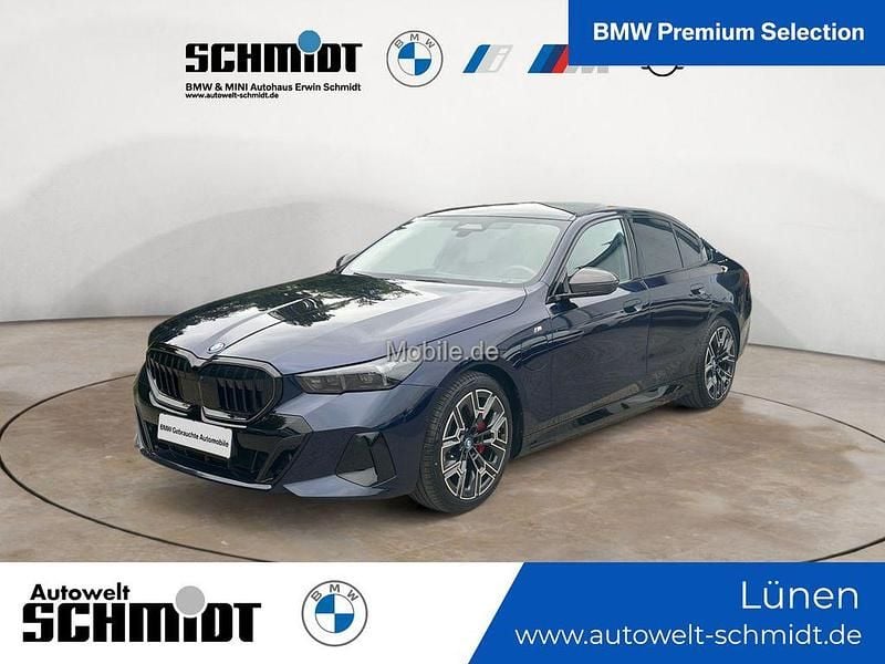 Blau Gebraucht 2024 BMW 530e M Sport Limousine | 71.890 € - Bild 1/4