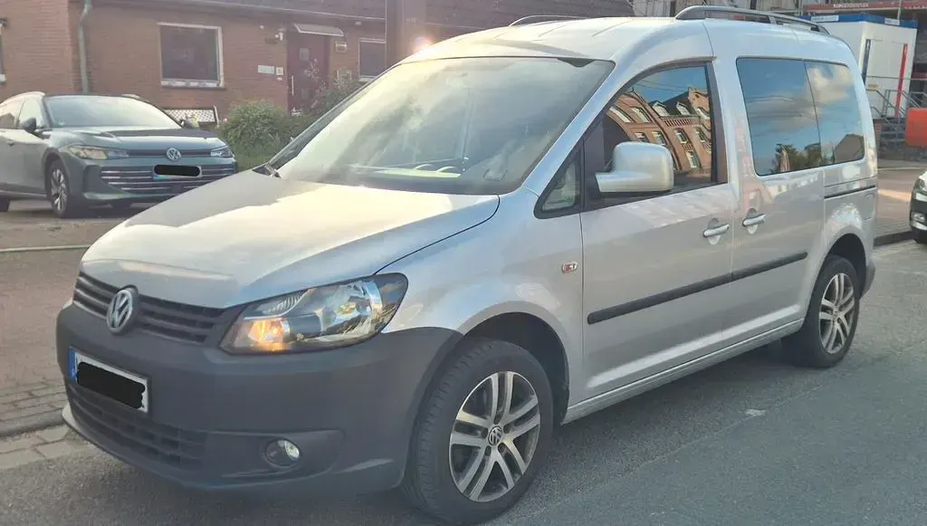 Gebraucht VW Caddy Trendline 75 PS (55 kW) 2011 Silber Van / Kleinbus
