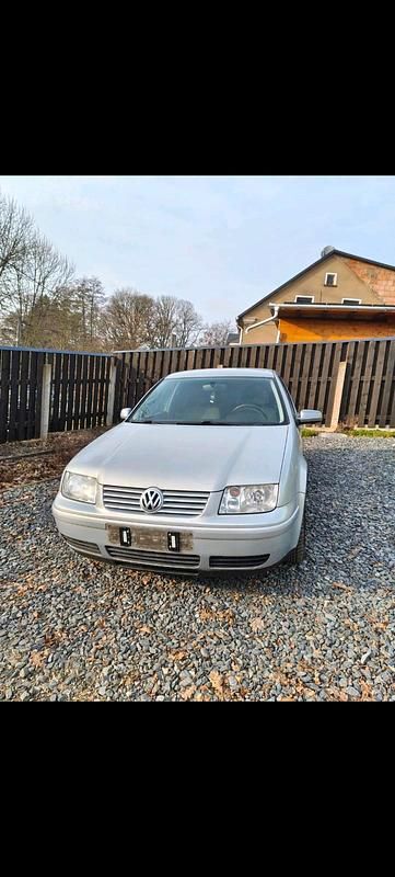 Gebraucht VW Bora 101 PS (74 kW) 1999 Silber Limousine