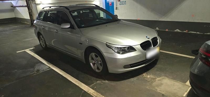 Gebraucht BMW 523 190 PS (139 kW) 2009 Silber Kombi