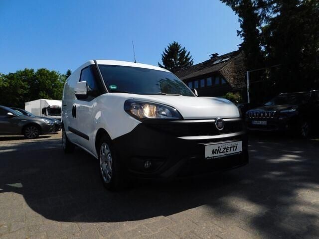 Gebraucht Fiat Doblò Basis 101 PS (74 kW) 2018 Weiß Van / Kleinbus