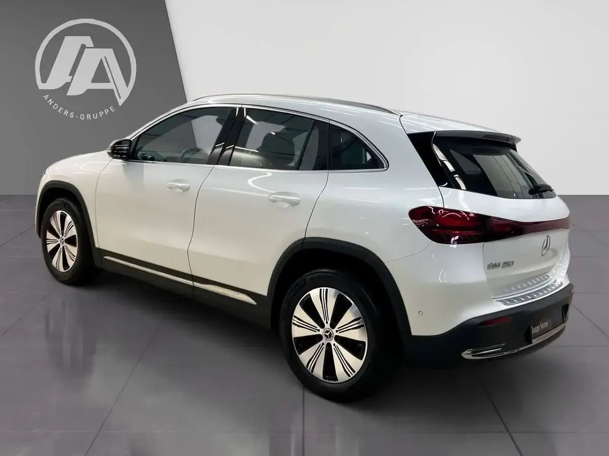 Gebraucht Mercedes EQA250 Progressive 139 kW (190 PS) 2025 Polarweiss SUV
