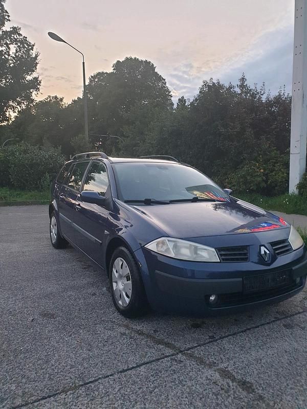 Blau Gebraucht 2004 Renault Mégane GrandTour Kombi | 1.000 € - Bild 1/4