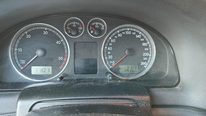 Gebraucht VW Passat Basis 131 PS (96 kW) 2004 Silber Kombi