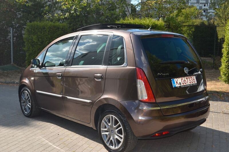 Gebraucht Lancia Musa 90 PS (66 kW) 2007 Braun metallic Van / Kleinbus