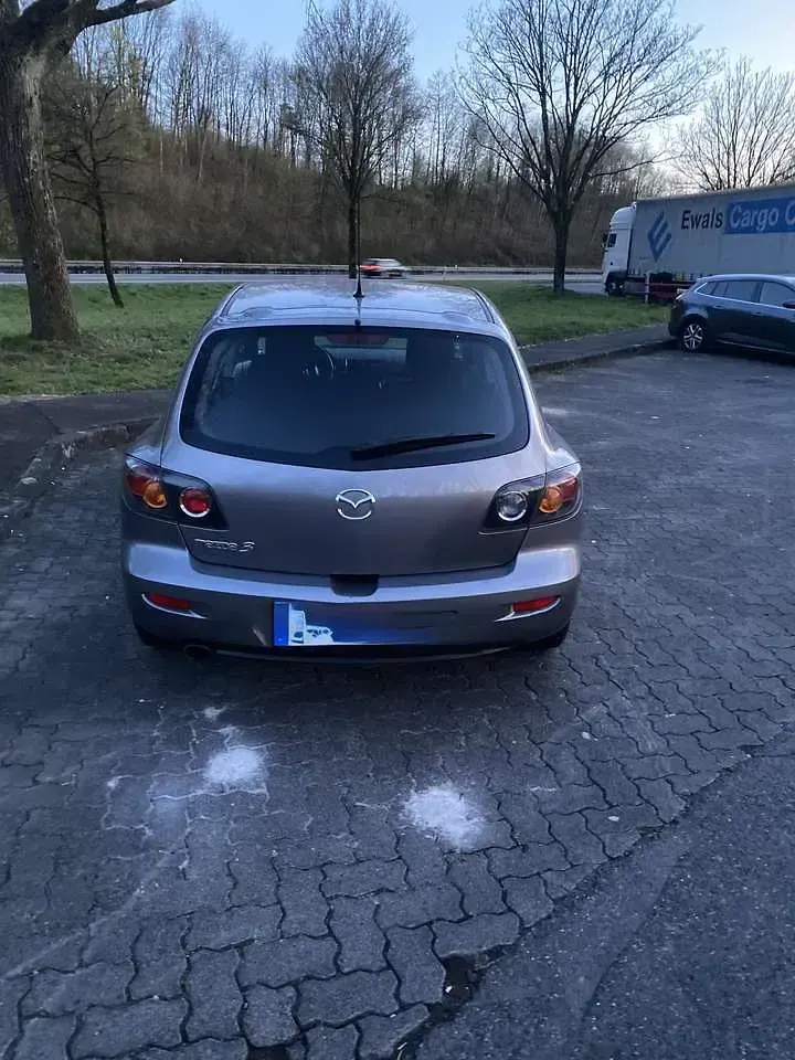 Używany Mazda 3 105 KM (77 kW) 2006 Sedan/Limuzyna