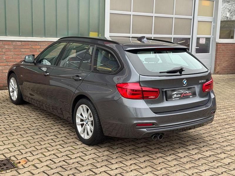Gebraucht BMW 330 Sport Line 252 PS (185 kW) 2018 Grau Kombi