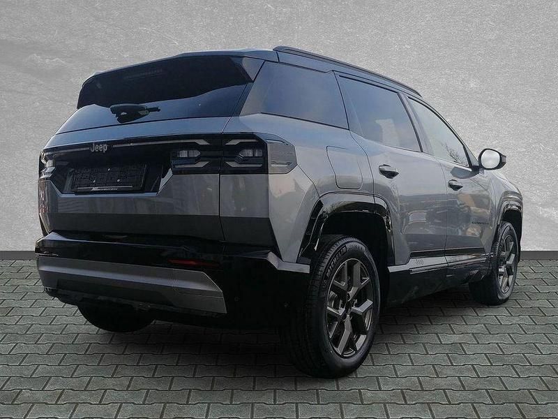 Neu Jeep Compass 145 PS (106 kW) 2026 Yosemite grey SUV