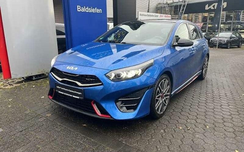 Blau Gebraucht 2022 Kia Ceed GT GT Limousine | 25.990 € (Fairer Preis) - Bild 1/4