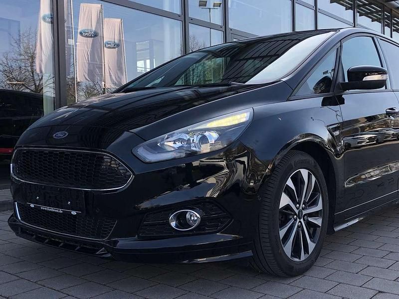 Gebraucht Ford S-MAX ST-Line 190 PS (139 kW) 2019 Schwarz Van / Kleinbus