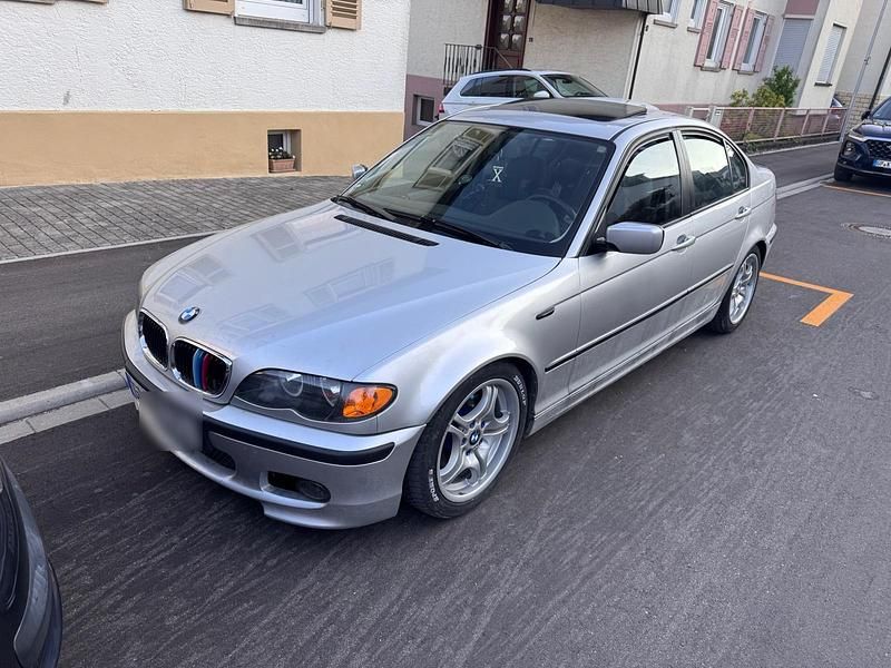 Gebraucht BMW 320 150 PS (110 kW) 2003 Silber Limousine