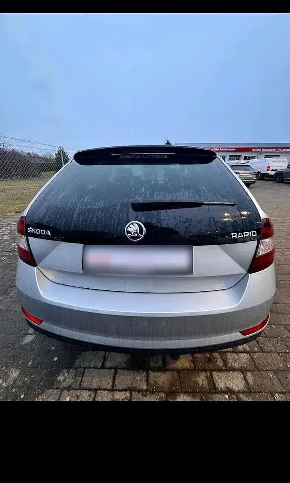 Gebraucht Skoda Rapid Style 125 PS (91 kW) 2017 Grau Kleinwagen