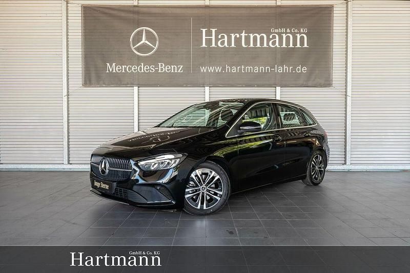 Kosmosschwarz Gebraucht 2024 Mercedes B200 Advanced Van / Kleinbus | 31.850 € (Guter Preis) - Bild 1/4