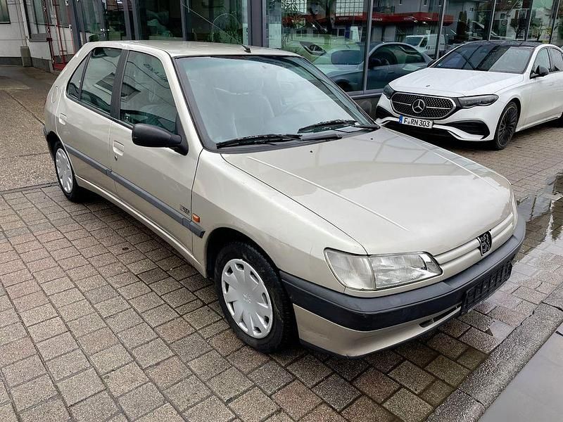 Gebraucht Peugeot 306 101 PS (74 kW) 1996 Gold Limousine