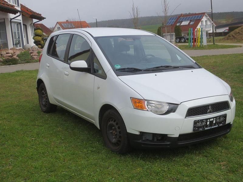 Gebraucht Mitsubishi Colt Inform 95 PS (69 kW) 2011 Weiß Kleinwagen