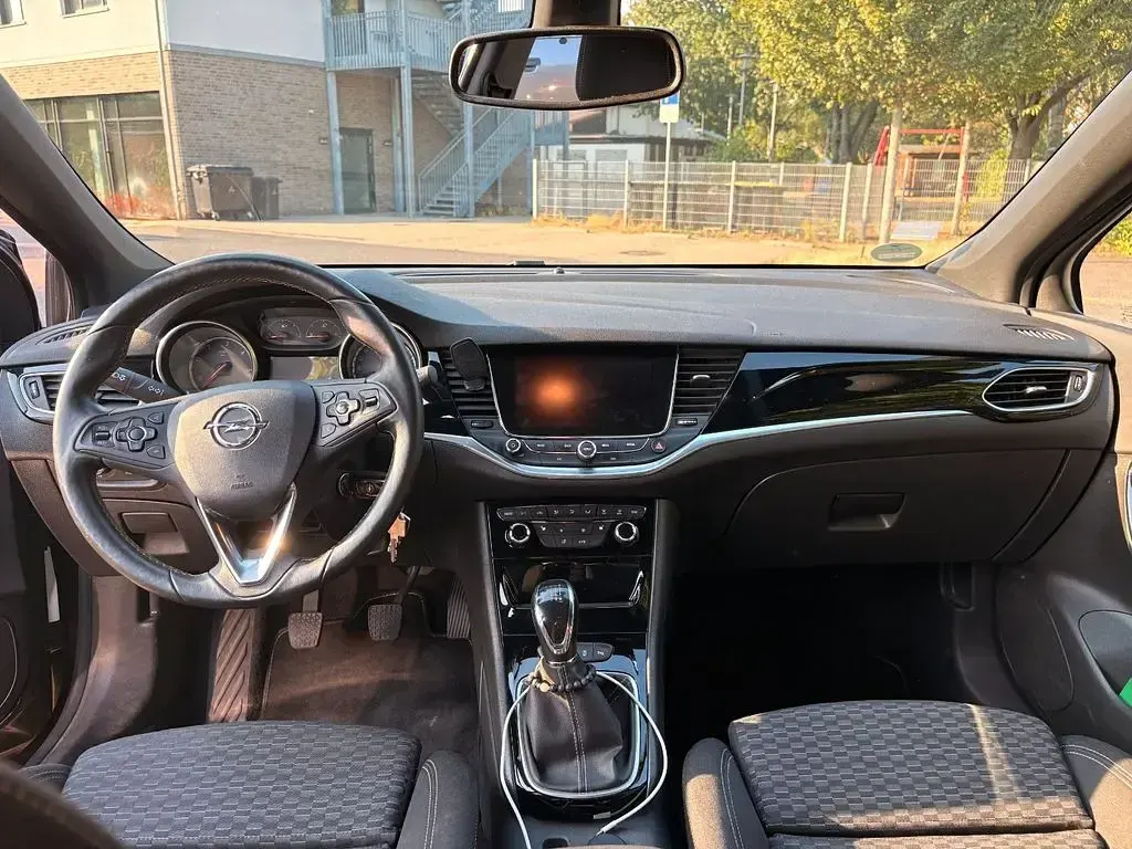 Gebraucht Opel Astra Dynamic 136 PS (100 kW) 2016 Schwarz Limousine