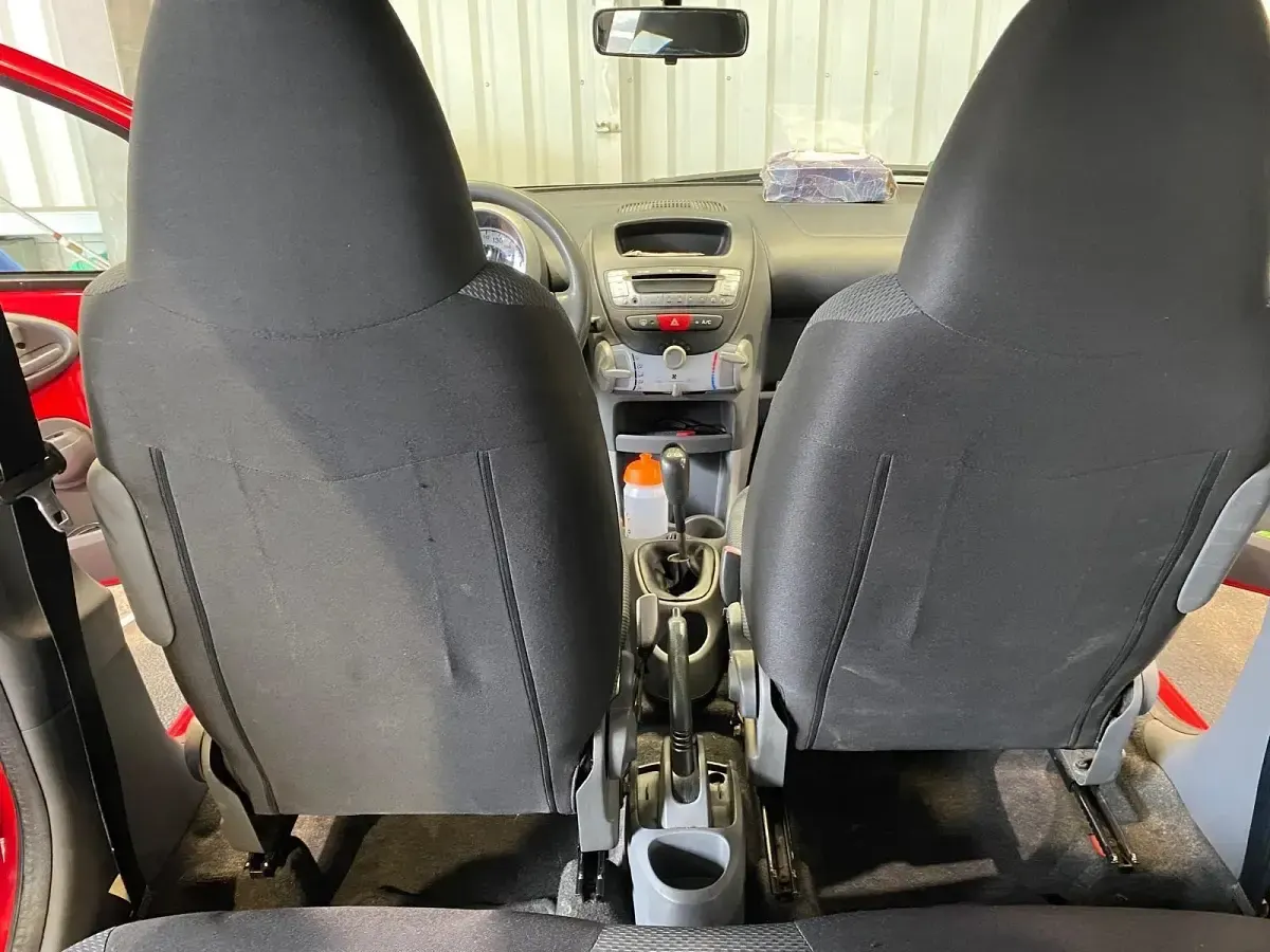 Gebraucht Toyota Aygo 67 PS (49 kW) 2008 Rot Kleinwagen
