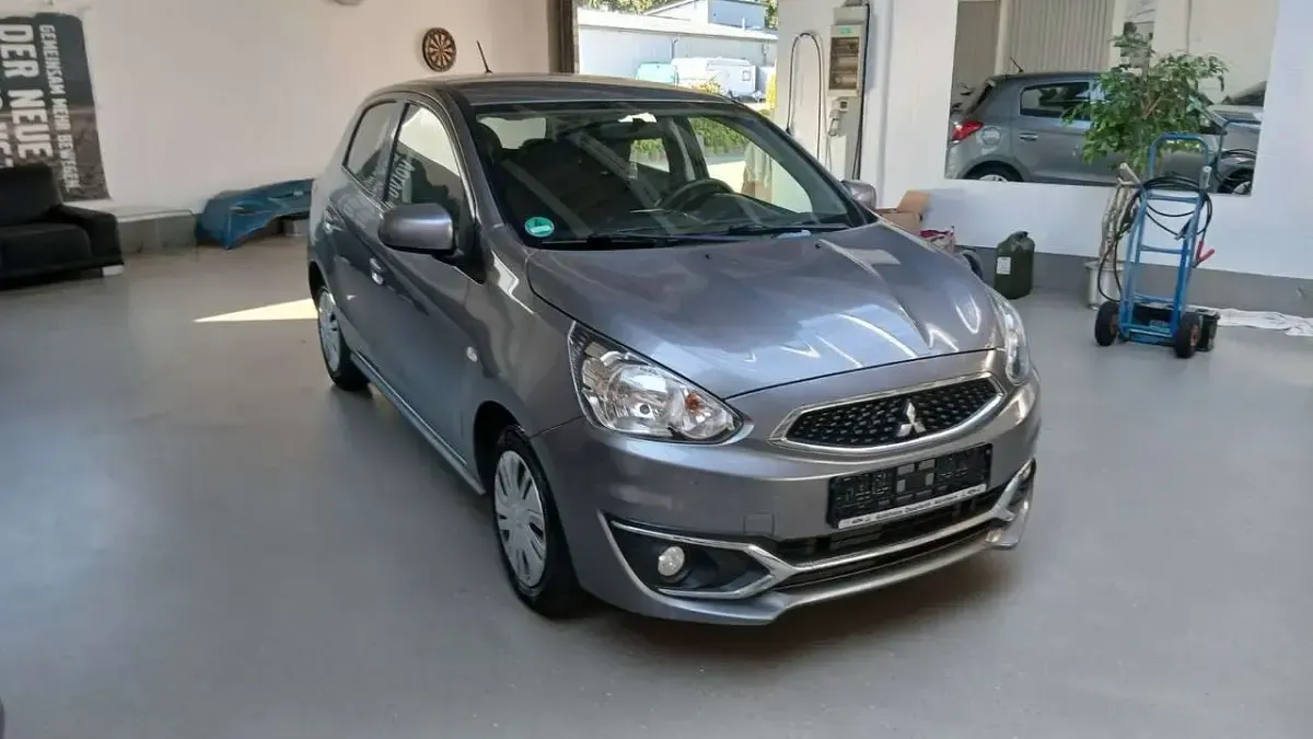 Gebraucht Mitsubishi Space Star 71 PS (52 kW) 2018 Titanium grey Kleinwagen