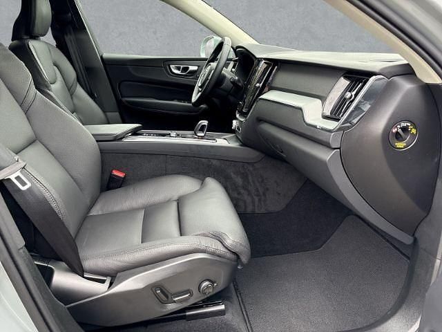 Gebraucht Volvo XC60 Core 250 PS (183 kW) 2025 Grau SUV