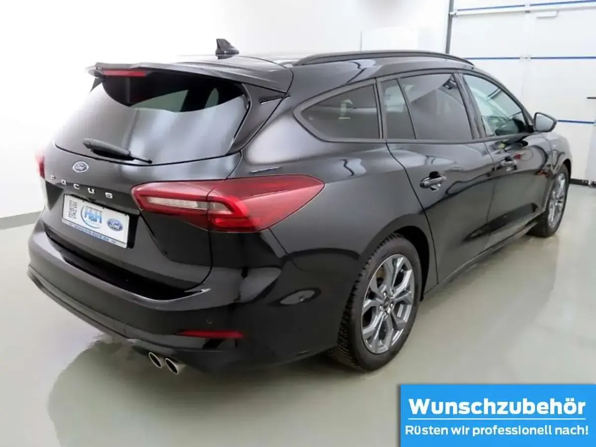Gebraucht Ford Focus ST-Line X 116 PS (85 kW) 2025 Schwarz Kombi