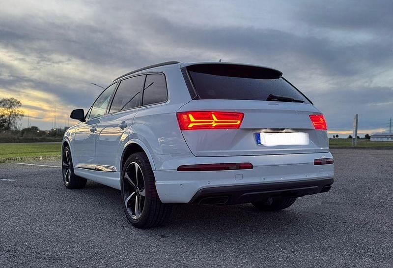Weiß Gebraucht 2019 Audi Q7 SUV | 46.590 € - Bild 1/4