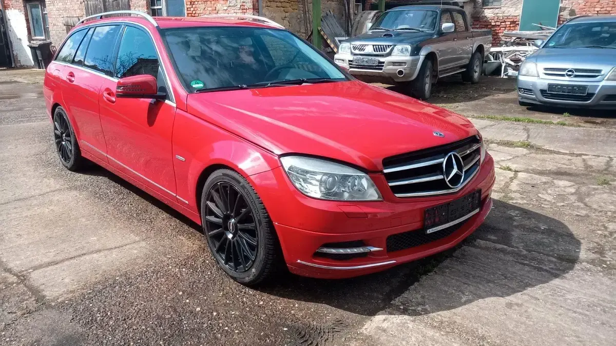 Gebraucht Mercedes C200 184 PS (135 kW) 2011 Rot Kombi