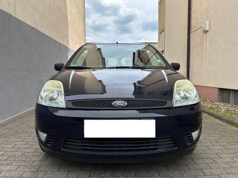 Blau Gebraucht 2004 Ford Fiesta Kleinwagen | 1.800 € (Fairer Preis) - Bild 1/4