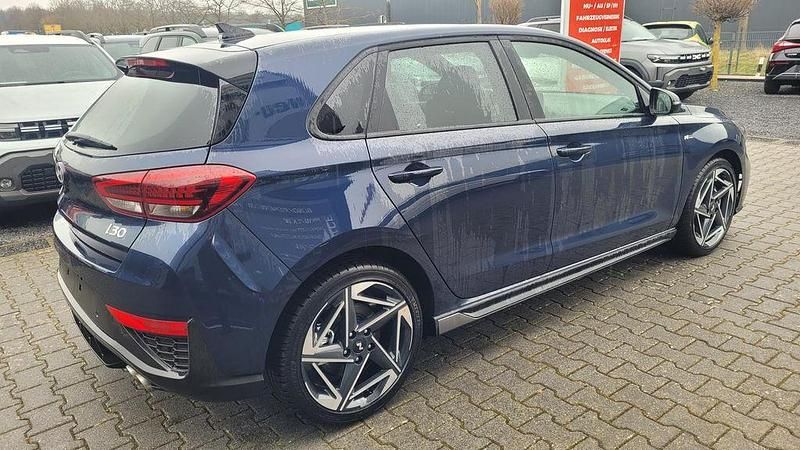 Neu Hyundai i30 N Line 140 PS (102 kW) 2025 Blau Limousine