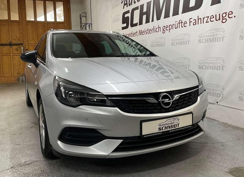 Gebraucht Opel Astra Elegance 131 PS (96 kW) 2021 Argon silber / ice silver (m2) Kombi