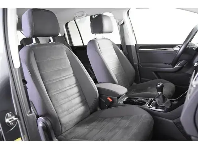 Gebraucht VW Touran Highline 116 PS (85 kW) 2019 Van / Kleinbus