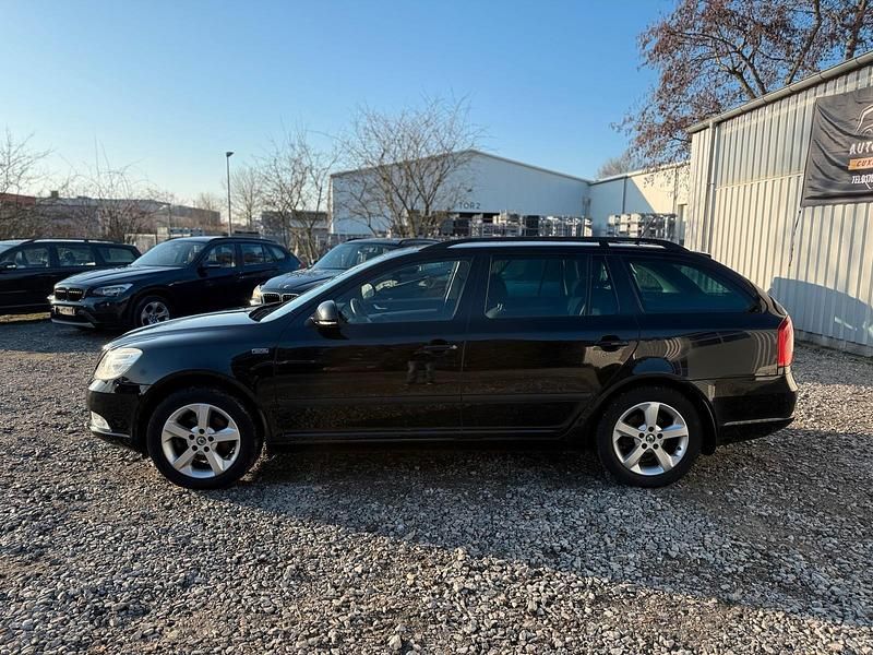 Gebraucht Skoda Octavia Family 122 PS (89 kW) 2011 Schwarz Kombi