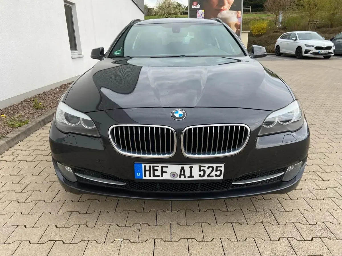 Gebraucht BMW 525 218 PS (160 kW) 2012 Grau Kombi