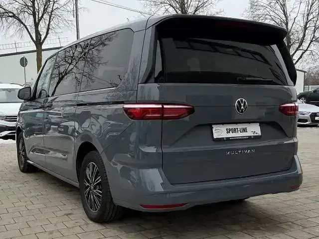 Usata VW Multivan 150 CV (110 kW) 2024 Andere Monovolume