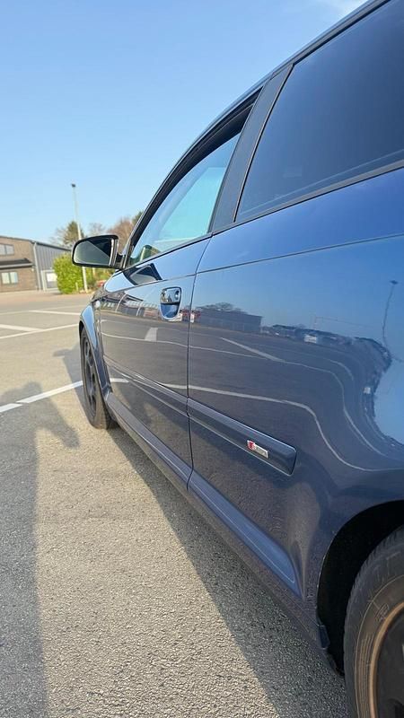 Second-hand Audi A3 Design 241 CP (177 kW) 2006 Albastru Hatchback