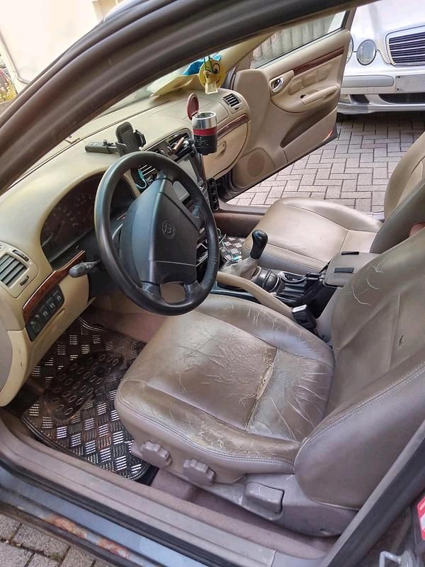 Grau Gebraucht 2008 Brilliance BS6 Limousine | 800 € - Bild 1/4
