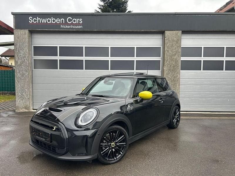 Schwarz Gebraucht 2023 Mini Cooper SE Kleinwagen | 20.300 € (Fairer Preis) - Bild 1/4