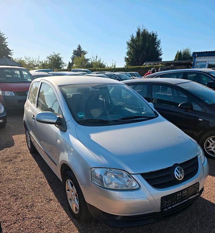 Silber Gebraucht 2006 VW Fox Kleinwagen | 2.499 € (Etwas zu teuer) - Bild 1/4