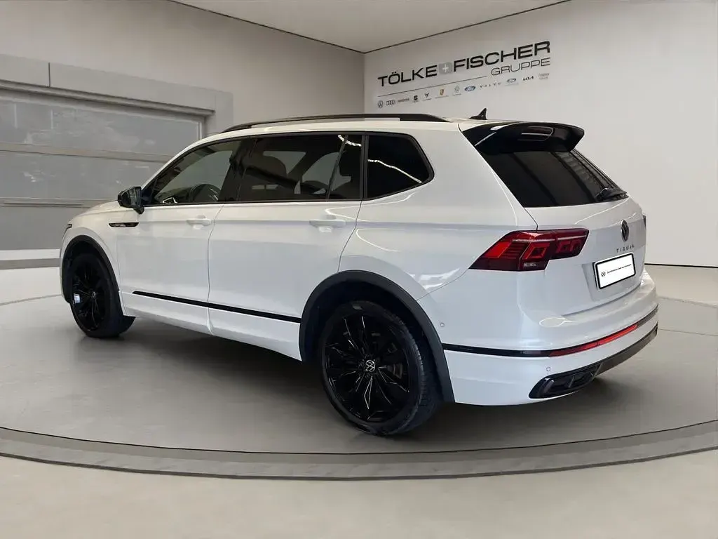Gebraucht VW Tiguan Allspace R-line 245 PS (180 kW) 2022 Weiß SUV